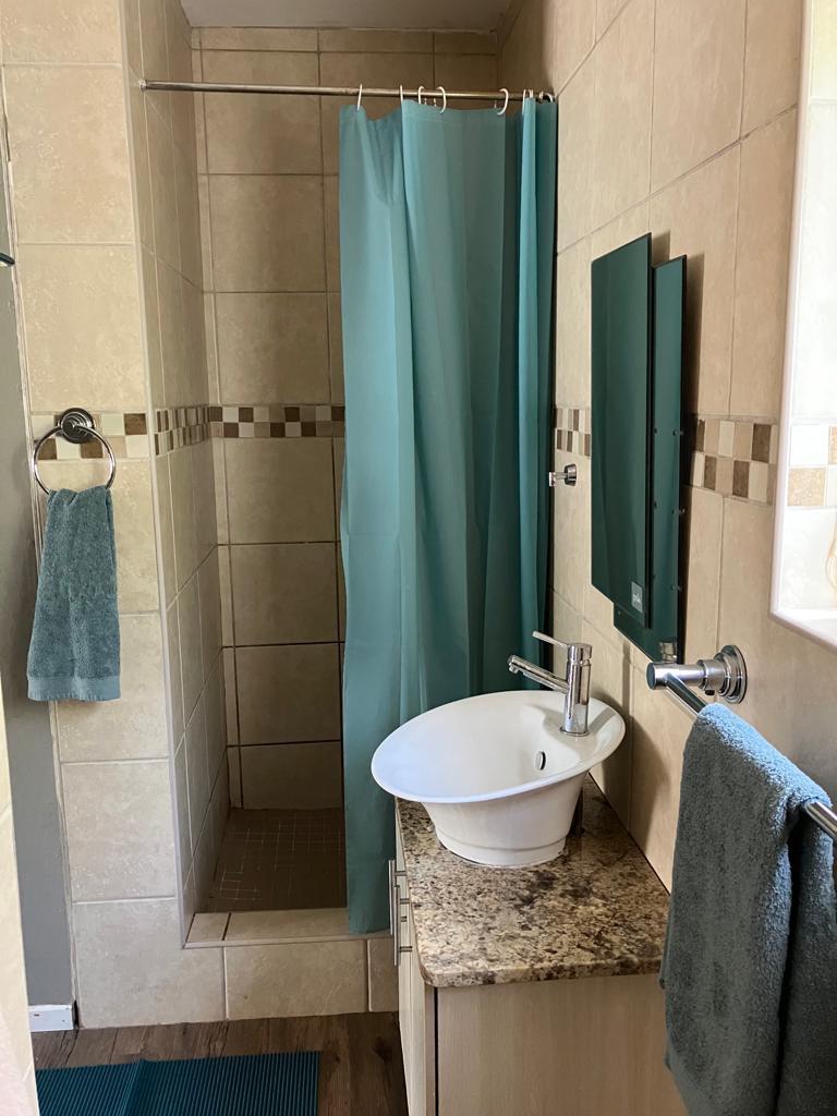 8 Bedroom Property for Sale in Paradise Beach Eastern Cape